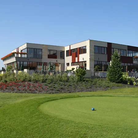 Отель Beroun Golf Club